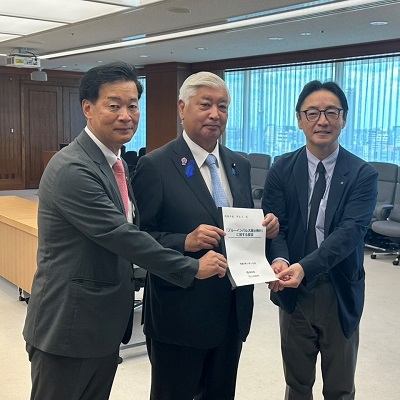 中谷 元 防衛大臣へブルーインパルス展示飛行に関する要望の画像01