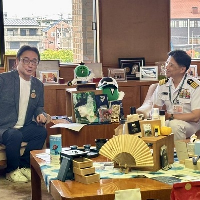 面会 山田健一 海上自衛隊第24航空隊司令 1等海佐 他の画像01