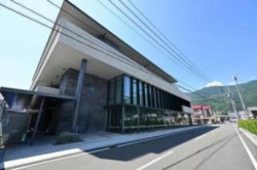 三好市役所本庁舎外観