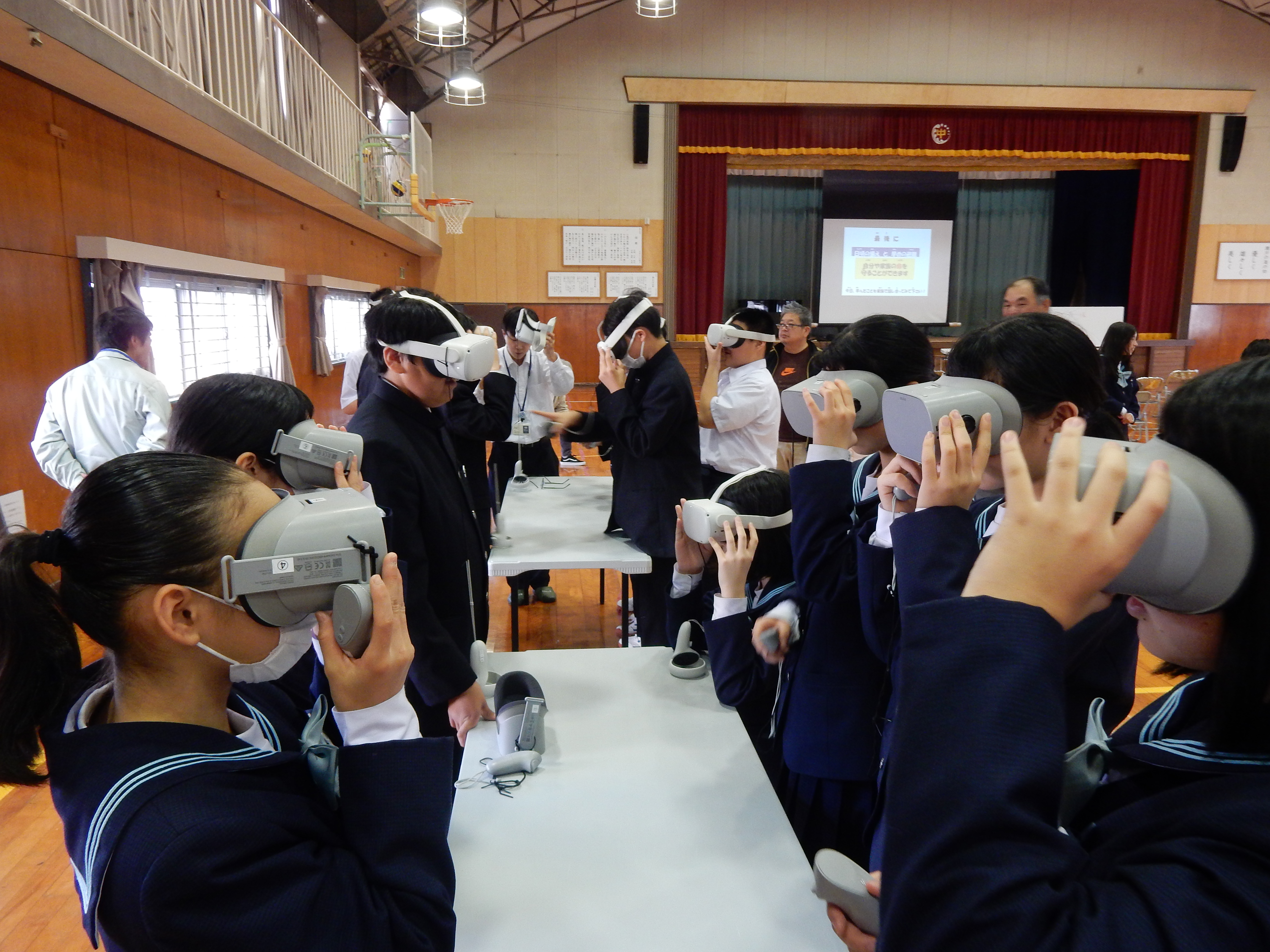 VR動画を使用して、外水氾濫や内水氾濫の様子などを学習