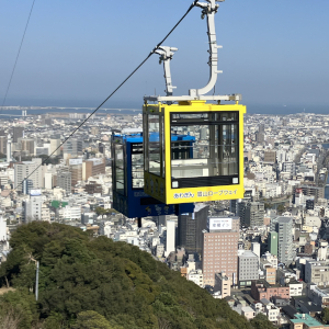 眉山ロープウェイの新しくなったゴンドラ2台