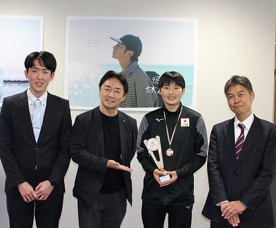 面会 阿南中学校女子バレーボール部 大西雪路選手(全国中学生バレーボール選抜海外遠征日本代表「第10回ネーションズウインターカップ」優勝・最優秀選手賞受賞報告)の画像01