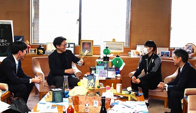 面会 阿南中学校女子バレーボール部 大西雪路選手(全国中学生バレーボール選抜海外遠征日本代表「第10回ネーションズウインターカップ」優勝・最優秀選手賞受賞報告)の画像03