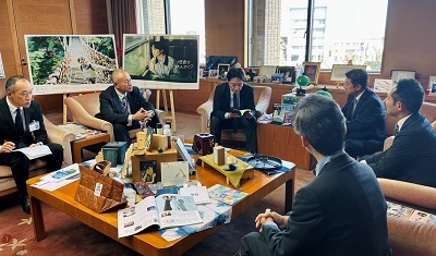 面会 大久保和孝 (株)商工組合中央金庫 社外取締役、田戸茂幸 同徳島支店長 他の画像01