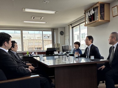 面会 横山 清 (株)ラルズ代表取締役会長CEO、門脇幸治 同取締役 他の画像02