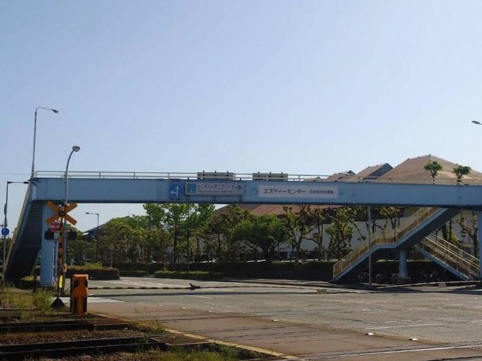 エスディーセンター花畑踏切歩道橋（南側）