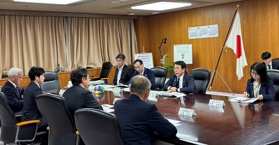 赤澤亮正 経済産業大臣へ「蓄電池関連産業への支援施策の拡充と産業クラスター形成に係る政策要望」の画像02