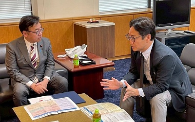 上野 賢一郎 厚生労働大臣へ「ドクターヘリによる救急医療提供体制に関する緊急要請」の画像01