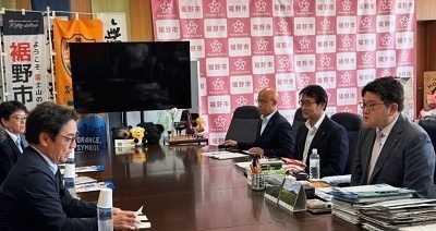 面会 村田 悠 裾野市長、大西千聡 同副市長、赤堀健之 同副市長、井出 悟 同市議会議長の画像02