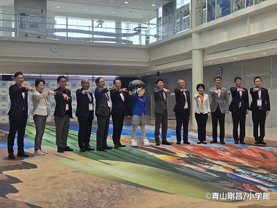 視察 鳥取砂丘コナン空港(全国知事会議プレイベント) ,鳥取砂丘ビジターセンター・鳥取砂丘(全国知事会議プレイベント), 青谷かみじち史跡公園(全国知事会議プレイベント) および 全国知事会理事会 in 鳥取の画像01