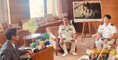 面会 中釡真司 海上自衛隊第24航空隊司令 1等海佐 他の画像02