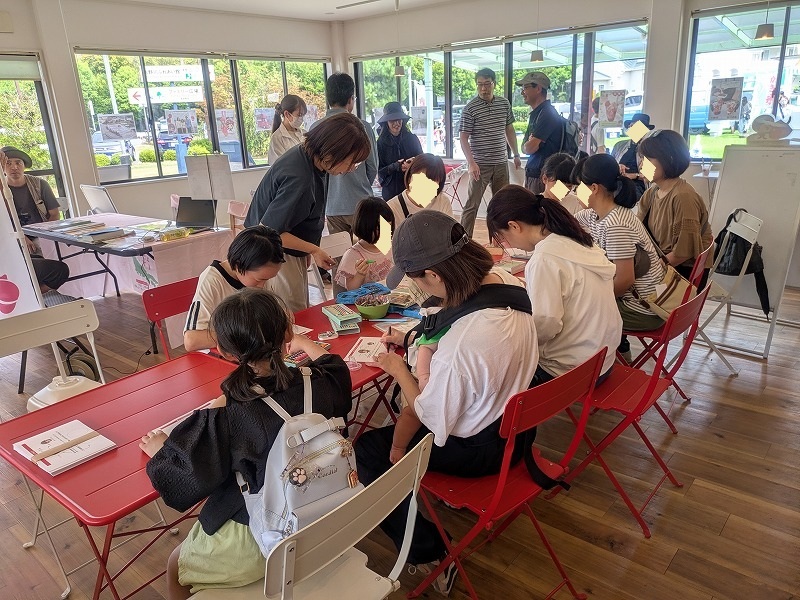 缶バッチづくり