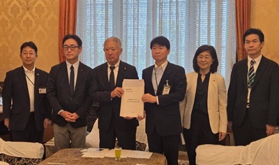 全国知事会「参議院選挙における合区の解消に関する決議」に係る要請活動の画像01