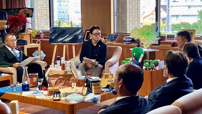 面会 三浦茂貴 海陽町長、東 久博 海陽町議会議長 他の画像02
