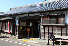 picture Awa Jurobe Yashiki (Puppet Theater and Museum)