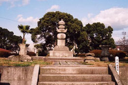 Hachisuka Family Graveyard (Kogen-ji Temple)