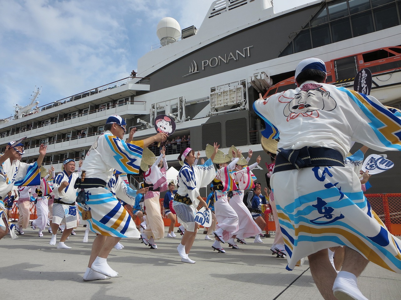 クルーズ客船「ロストラル」の寄港歓迎イベント