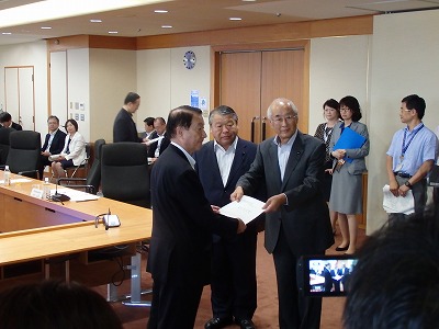 江﨑内閣府特命担当大臣来県の画像