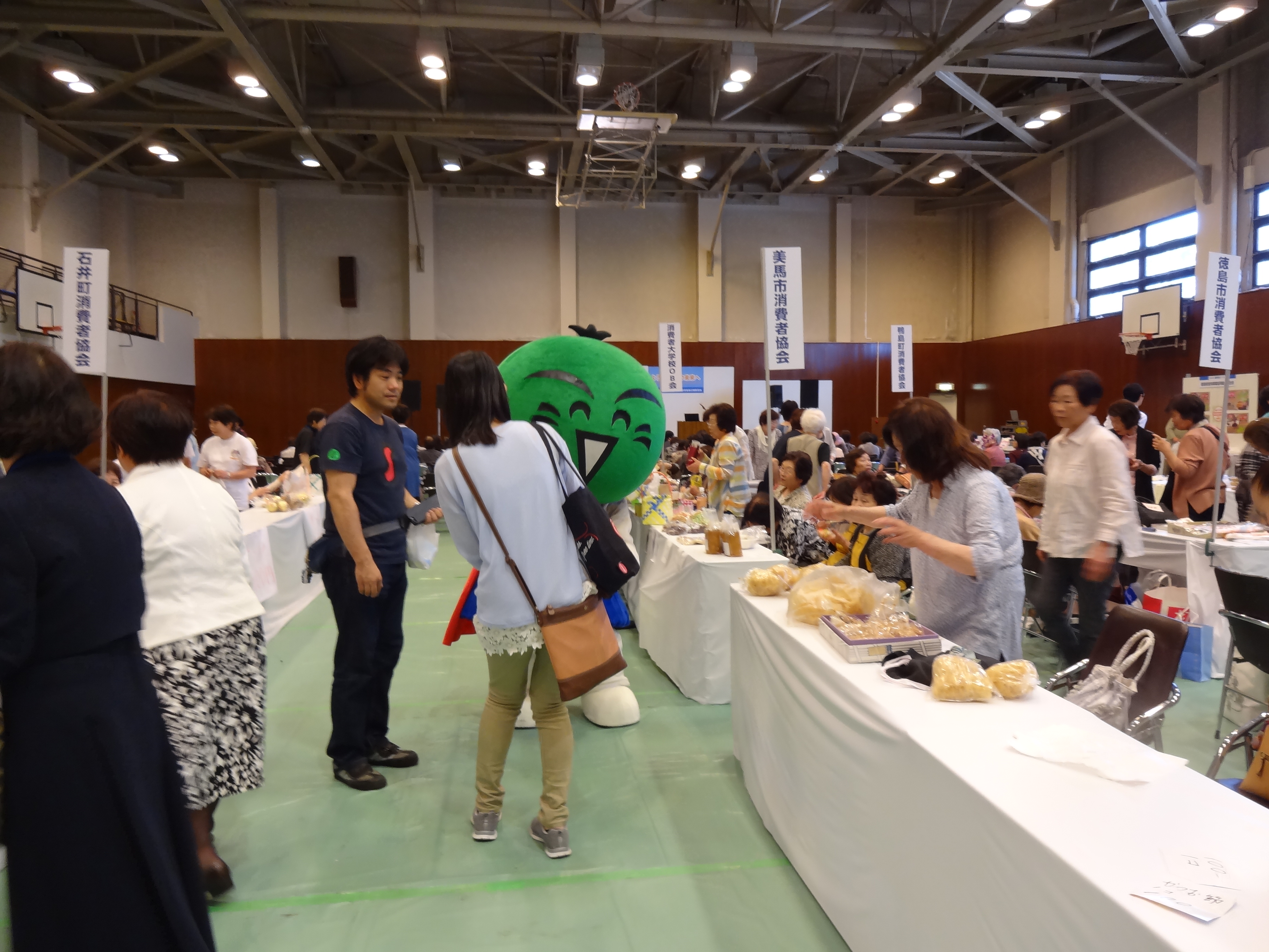 展示販売・活動報告、啓発展示の写真