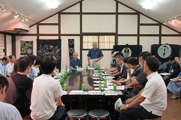 学生と議員との意見交換会の画像