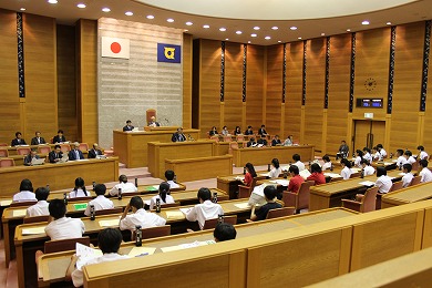 議会活動の紹介（議場）の画像