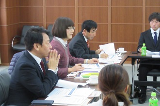 議員と学生との意見交換会の画像