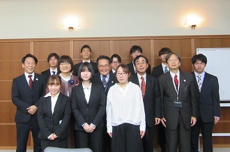議員と学生との意見交換会の画像