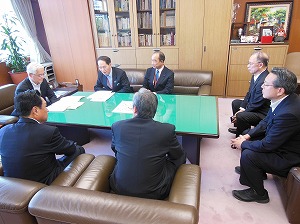 平成27年5月27日四国鉄道活性化促進期成会の要望活動の画像