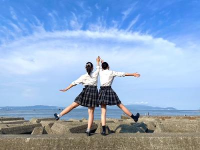 夏と雲と制服と