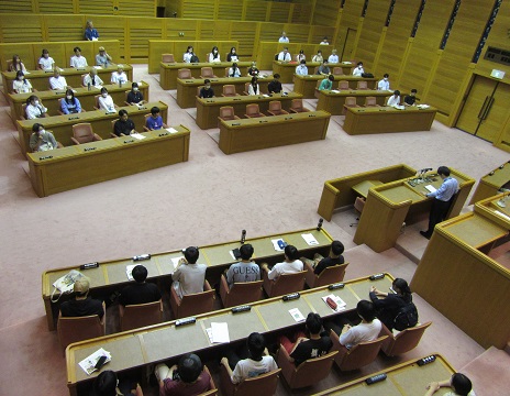 議場見学の様子