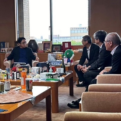 面会：植村洋司 全国連合小学校長会会長、井上圭三 徳島県小学校長会会長他の写真1