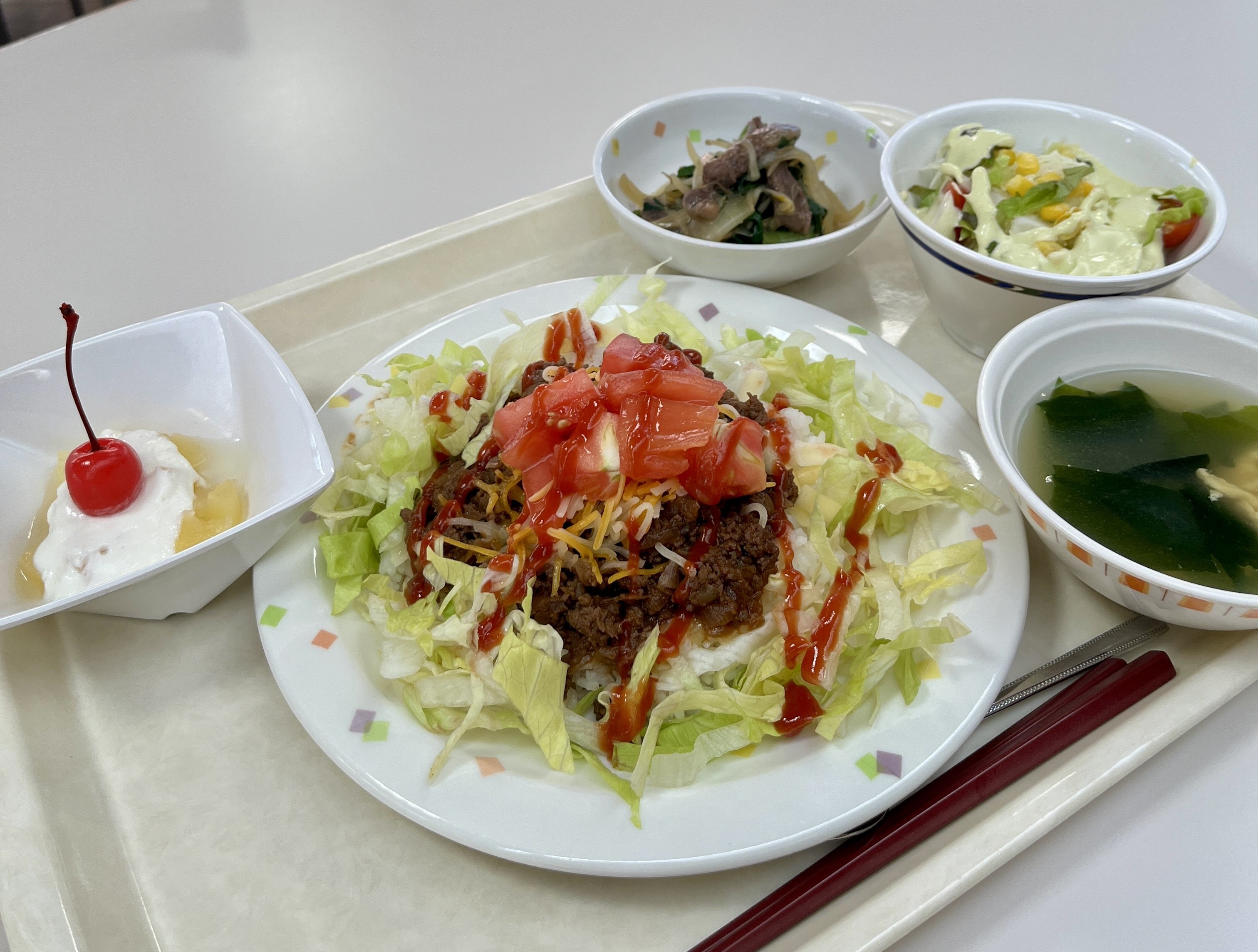 シカ肉のタコライス＆ニラ炒め