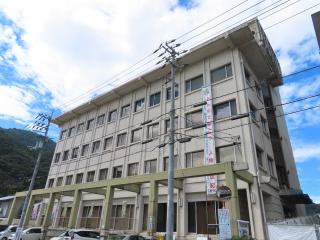 三好市役所本庁舎外観