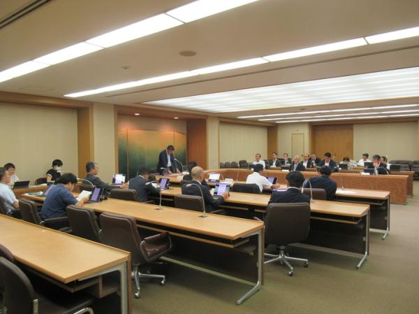 政策条例検討会議の様子