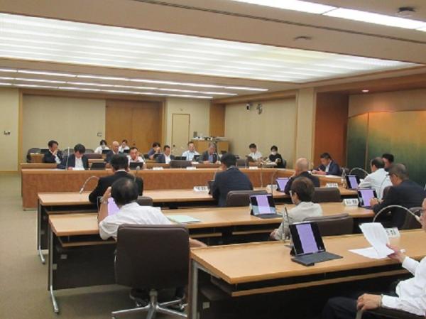 政策条例検討会議の様子