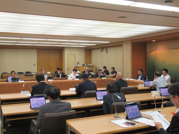 政策条例検討会議の様子