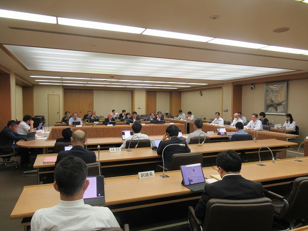 政策条例検討会議の様子