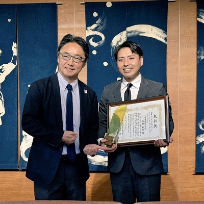 面会：さつまいも・オブ・ザ・イヤー受賞者 北林大輔氏、ファーマーズ・オブ・ザ・イヤー受賞者 谷村和紀氏の写真
