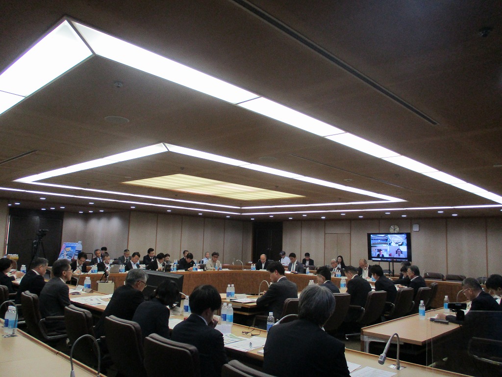 会議の様子。全体写真。