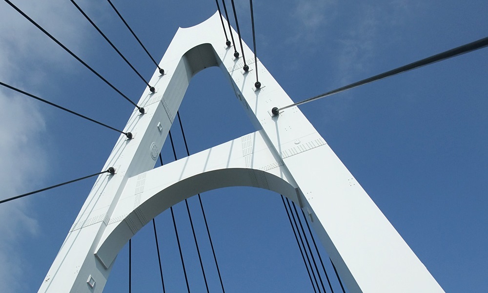 四国三郎橋（しこくさぶろうばし）の主塔