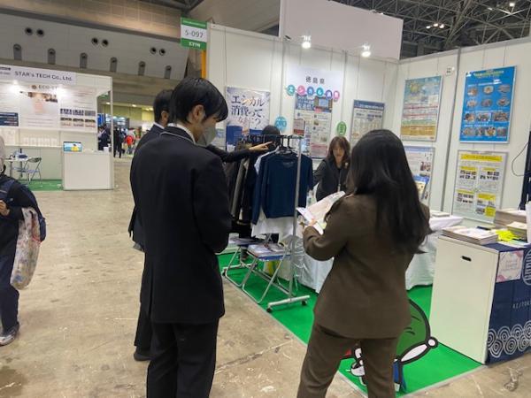 服活説明の様子2