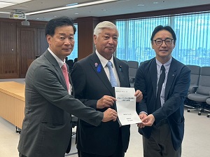 中谷 元 防衛大臣へブルーインパルス展示飛行に関する要望の画像01