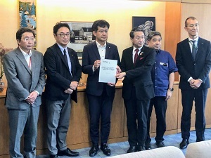 仁木博文 厚生労働副大臣へ真に医師不足にある地方を救う大都市部から地方への実効性のある医師偏在対策を求める要望の画像01