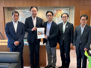 四国の高速道路の安全性向上に向けた4県合同要望活動の画像01