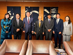 面会 バンズラグチ・バヤルサイハン 駐日モンゴル国特命全権大使、河内志郎 在徳島モンゴル国名誉領事 他の画像01