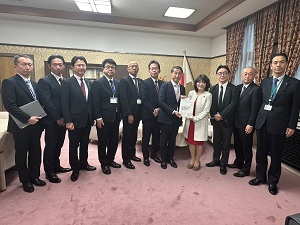 片山さつき 財務大臣および鈴木俊一 自由民主党幹事長へ「高速道路のミッシングリンクを解消し日本の再生を実現する10県知事会議」に係る要望の画像01