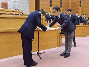 徳島県議会議員県政永年功労知事感謝状贈呈式の画像01
