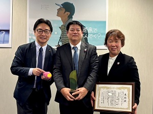 面会 ファーマーズ・オブ・ザ・イヤー受賞者 吉岡久氏 他の画像01