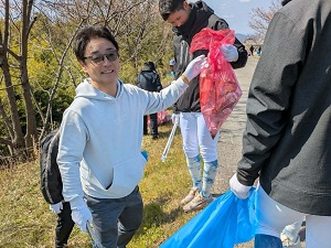 「とくしまマラソン2026コース」名田橋～鮎喰川堤防周辺にかけての清掃活動の画像01