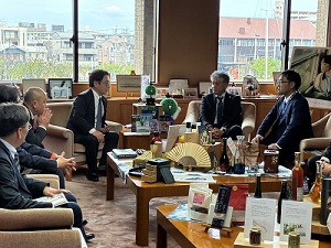 面会 奥田晃久 国土交通省四国地方整備局長 他の画像01